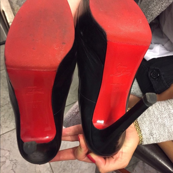 ❌SOLD❌Black Christian louboutin heels - Picture 2 of 7